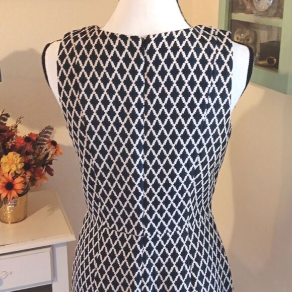 Banana Republic Sheath DressI - Picture 6 of 10